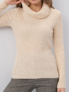 Джемпер высокое горло л21173 молочный